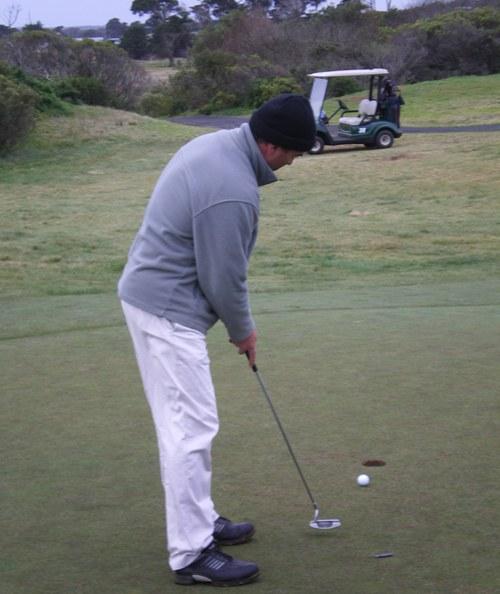 Rog_putts_13.JPG